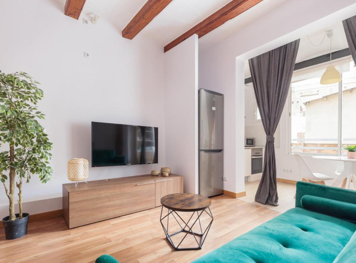 Spacious Doubleroom Apartment At Sants Barcelona